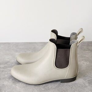 Sam Edelman Gray Chelsea Rain boots, size 10